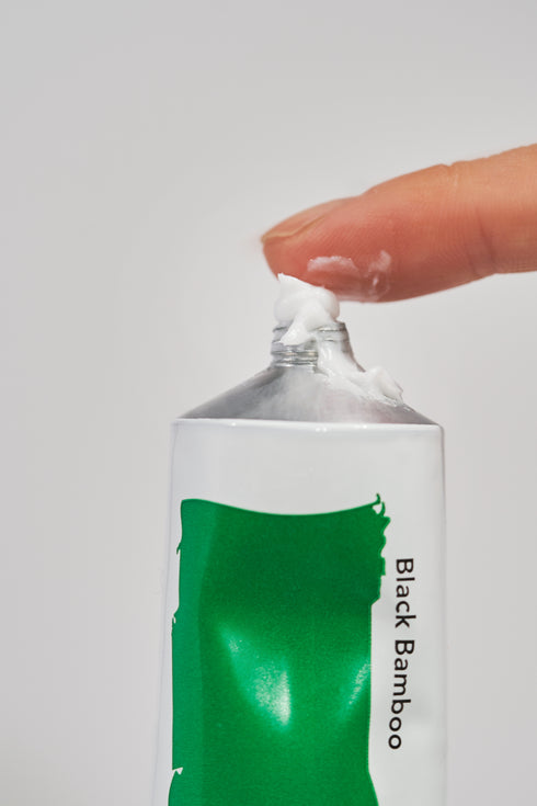 Haruharu Wonder Black Bamboo Nourishing Calming Hand & Nail Cream 50ml